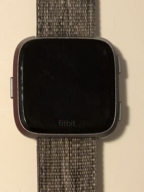 fitbit Versa Gray Woven Band Smartwatch